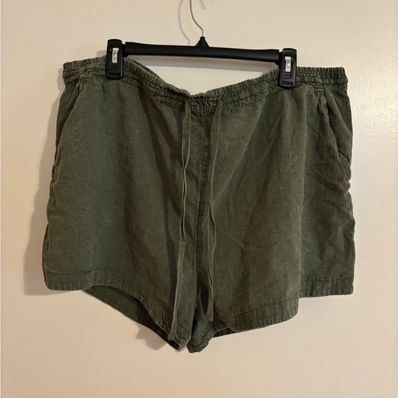 Time and Tru Olive Green Athletic Shorts - Picture 1 of 3